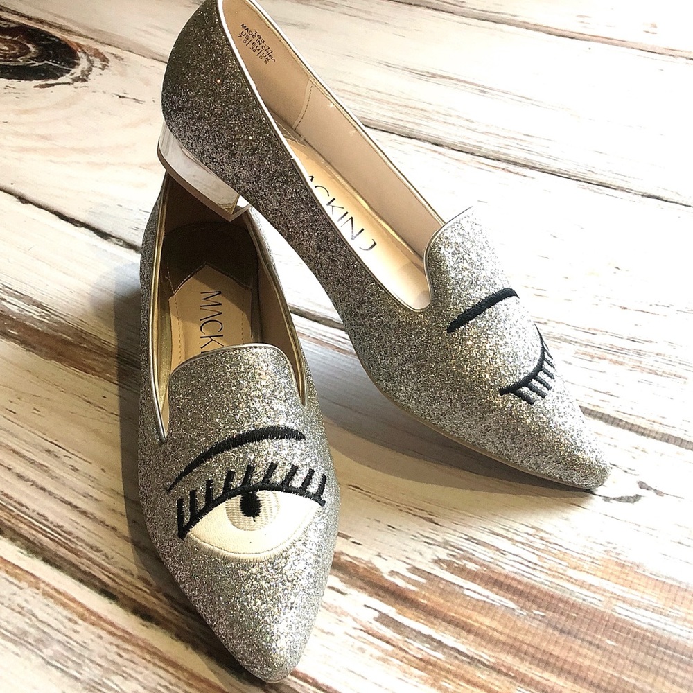 Silver Glitter Pointed Toes Winking Eyes Flats 7.5